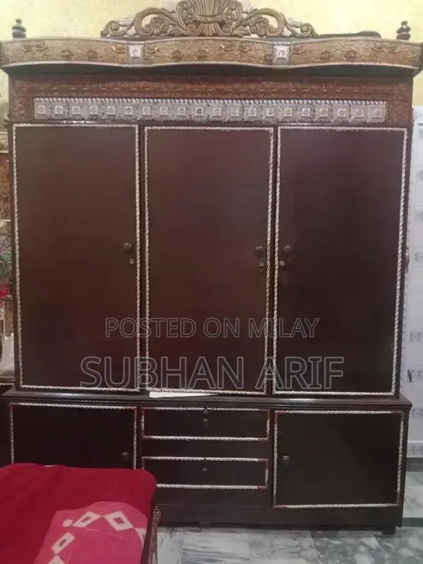 Elegant Bedroom Set with Large Wardrobe and Dressing Table