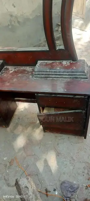 Elegant Wooden Dressing Table for Bedroom