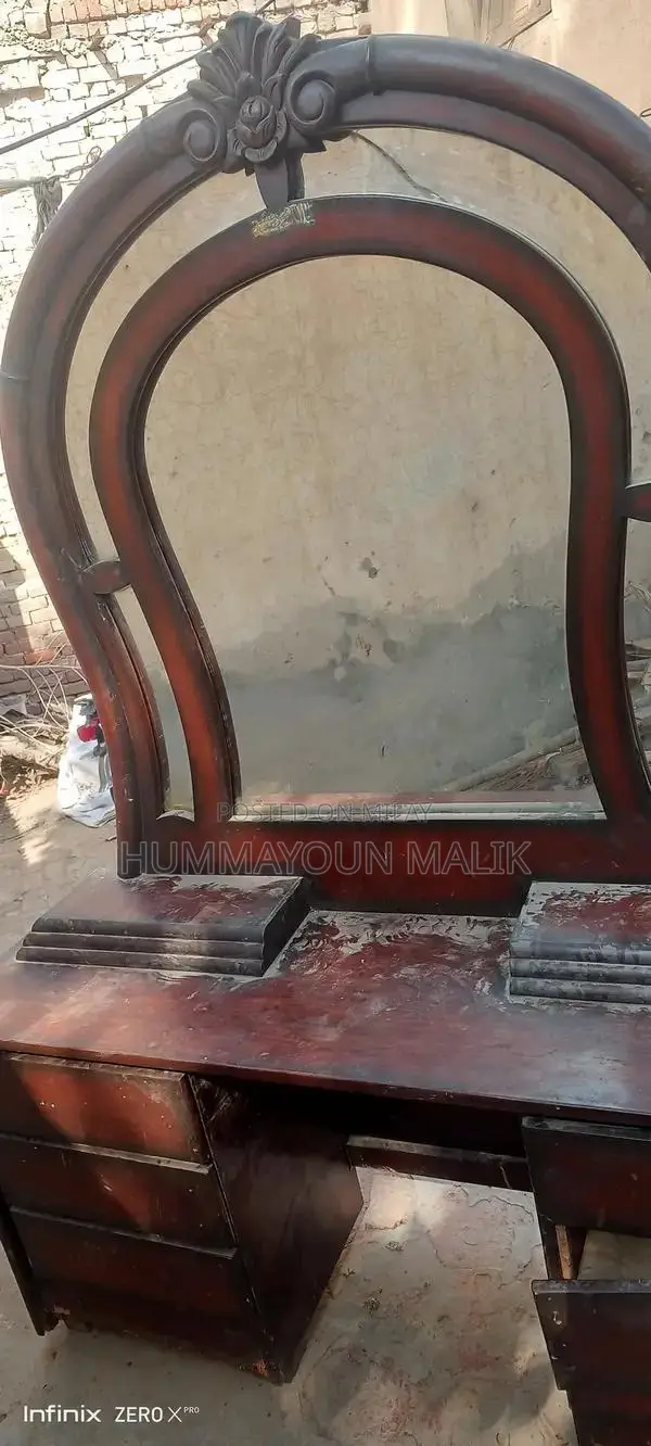Elegant Wooden Dressing Table for Bedroom