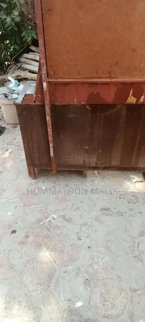 Elegant Wooden Dressing Table for Bedroom