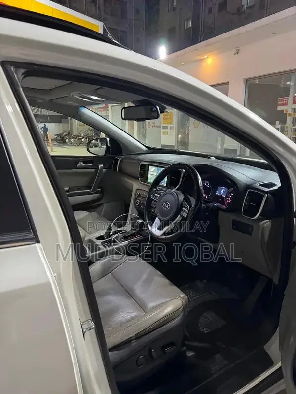 2022 Kia Sportage AWD SUV - Low Mileage, Excellent Condition