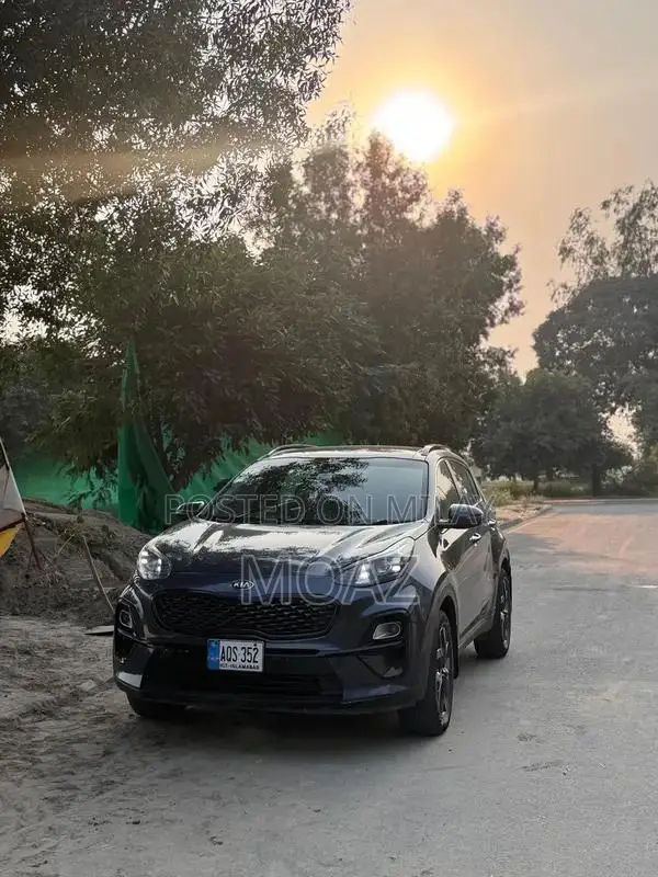 Kia Sportage FWD Crossover SUV - Well-Maintained City Vehicle