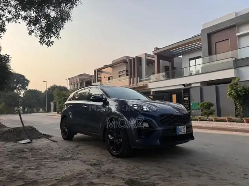 Kia Sportage FWD Crossover SUV - Well-Maintained City Vehicle