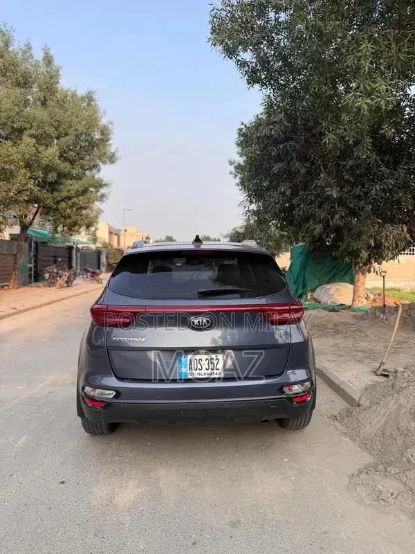 Kia Sportage FWD Crossover SUV - Well-Maintained City Vehicle