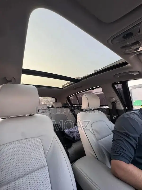 Kia Sportage FWD Crossover SUV - Well-Maintained City Vehicle