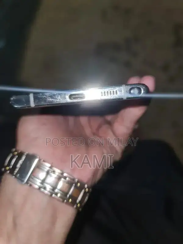 Large Screen Smartphone with High Storage Capacity