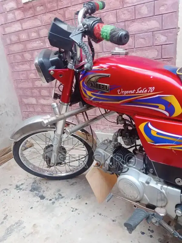 Compact One-Hand Usable Portable Device