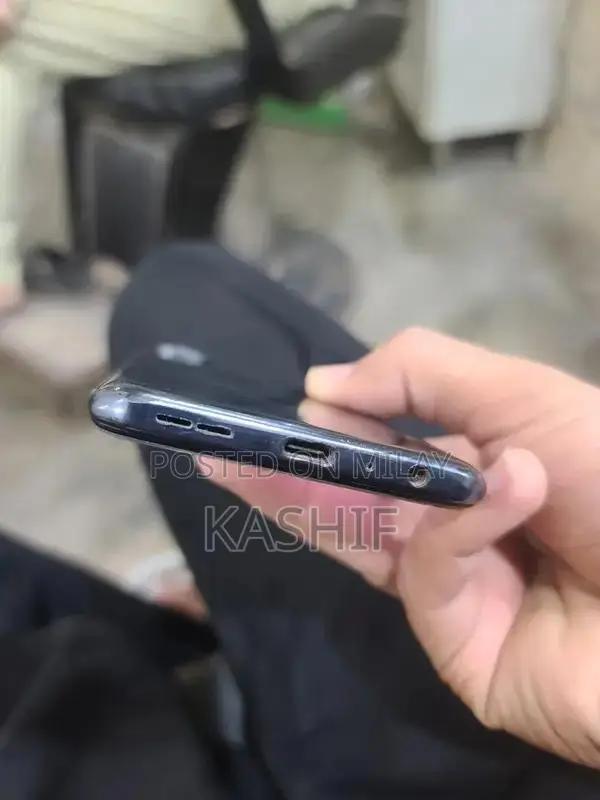 Budget-Friendly Single SIM Smartphone with Ample Storage