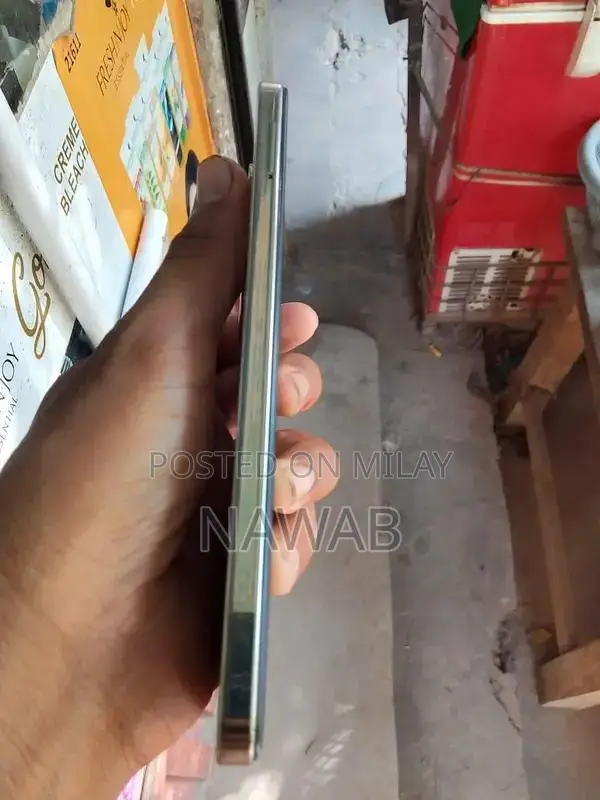 Compact Mobile Device with Multi-Core Processor