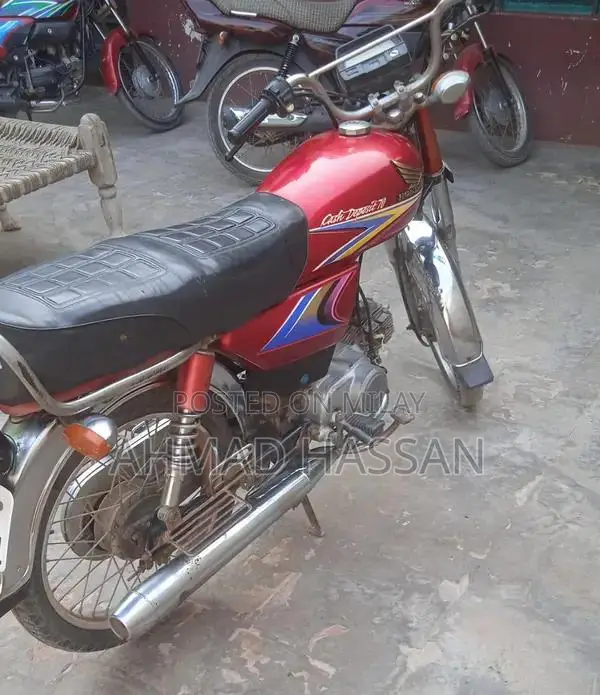 Honda CD70 Motorcycle - 2009 Model Excellent Condition