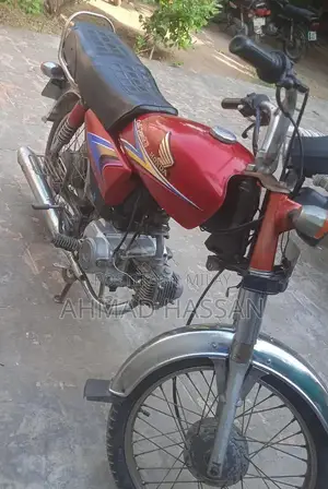 Honda CD70 Motorcycle - 2009 Model Excellent Condition