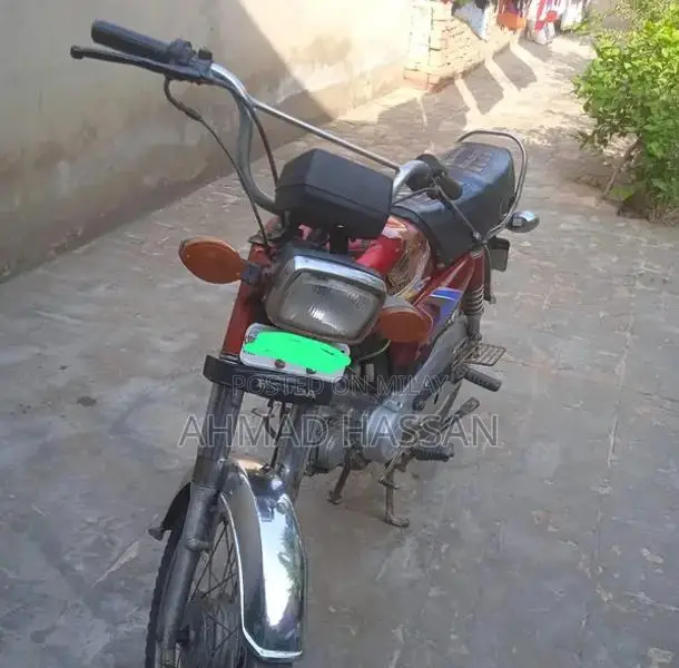 Honda CD70 Motorcycle - 2009 Model Excellent Condition