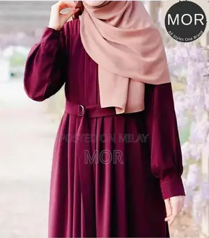 Elegant Maroon Abaya with Modern Design and Comfortable Fit