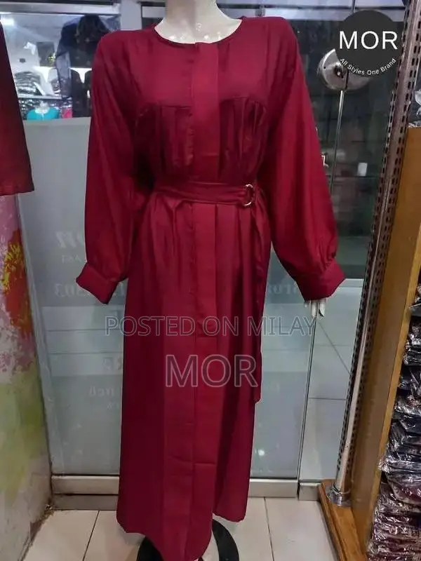 Elegant Maroon Abaya with Modern Design and Comfortable Fit