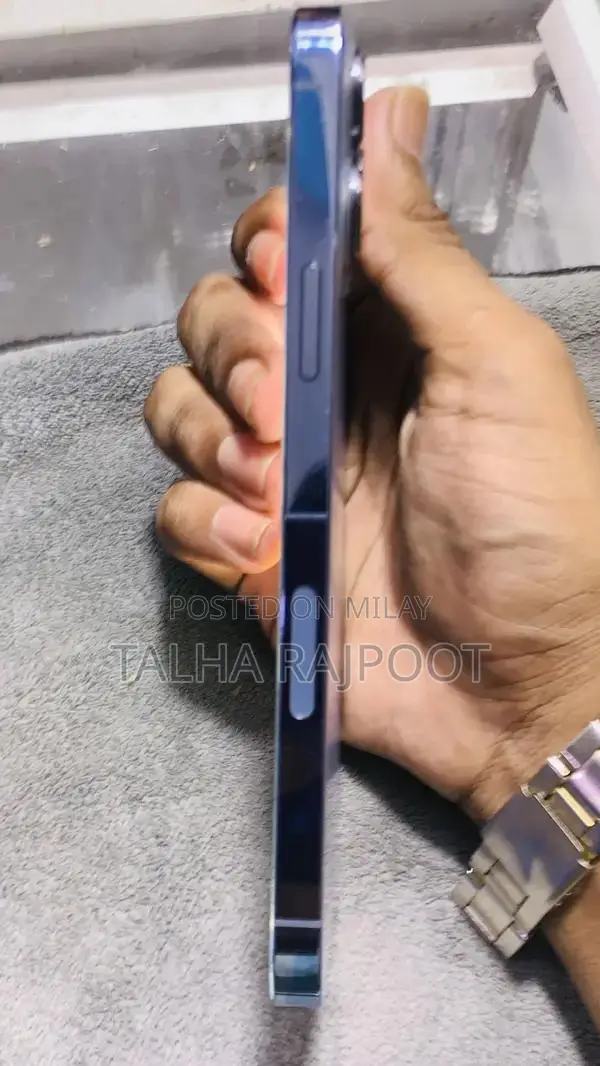 Pro Max 128GB Smartphone with Display Damage