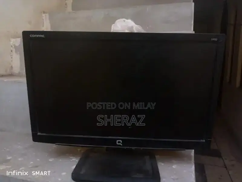 Compaq 19-Inch LCD Monitor - Excellent Condition