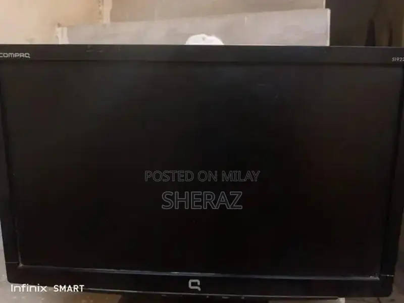 Compaq 19-Inch LCD Monitor - Excellent Condition