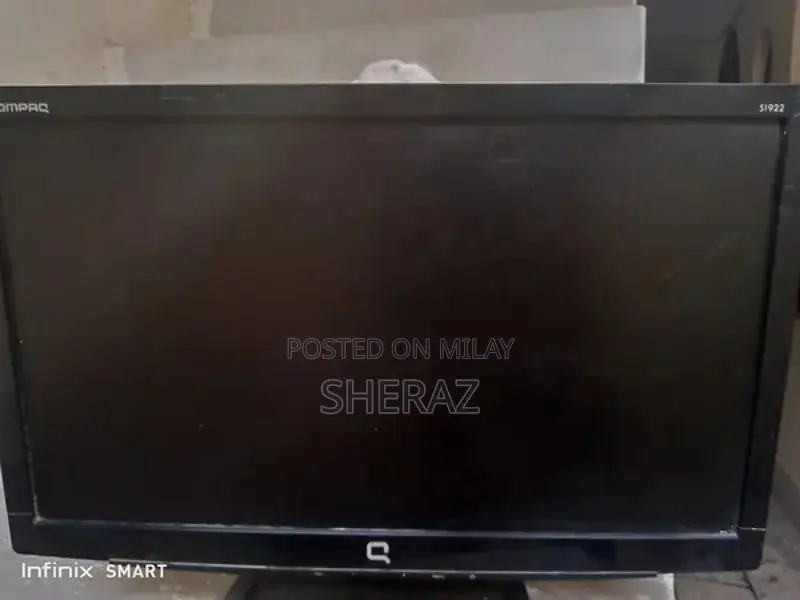 Compaq 19-Inch LCD Monitor - Excellent Condition