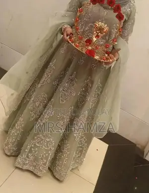 Elegant Medium-Large Wedding Party Lehnga Dress