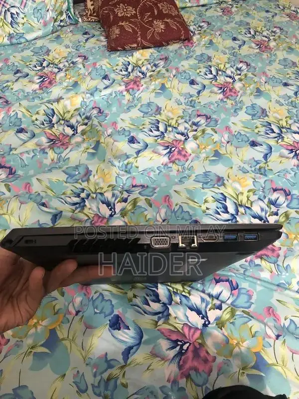 Lenovo Business Laptop with Core i5 7th Gen Processor