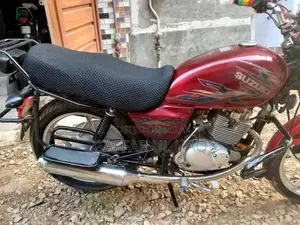 Suzuki GS150SE Motorcycle with Premium Accessories
