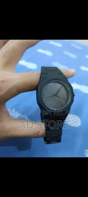 Minimalist Arabic Aura Lightweight Unisex Watch with Durable Fiber Str