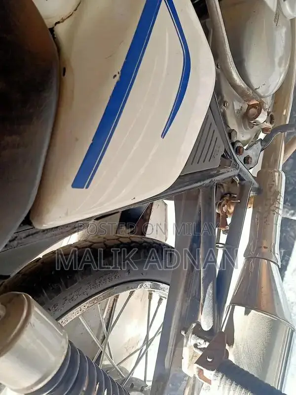 Suzuki 150 Motorcycle - White, Pristine Condition