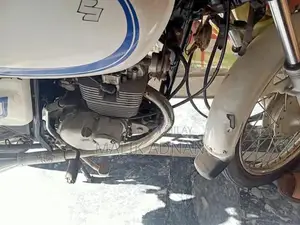 Suzuki 150 Motorcycle - White, Pristine Condition