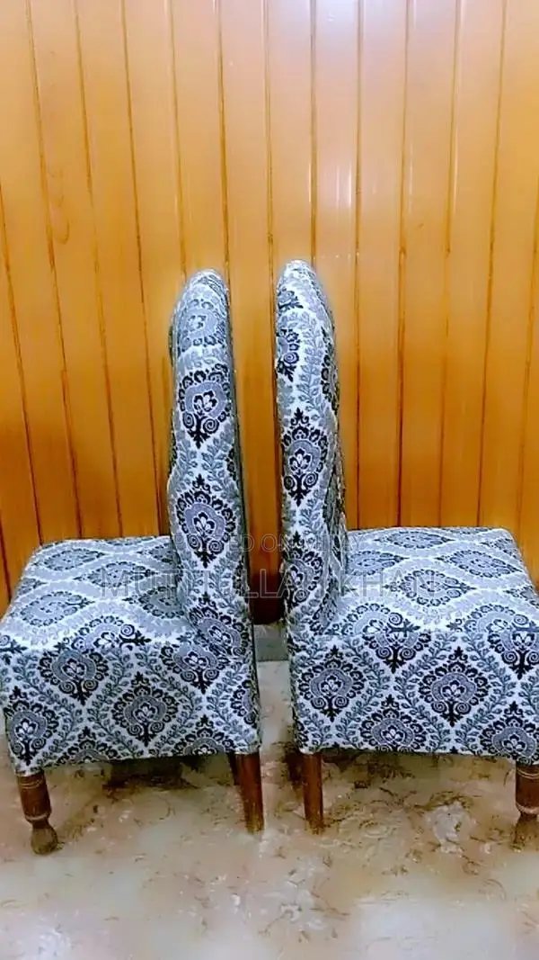 Set of 6 Chairs - Lightly Used Seating Solution