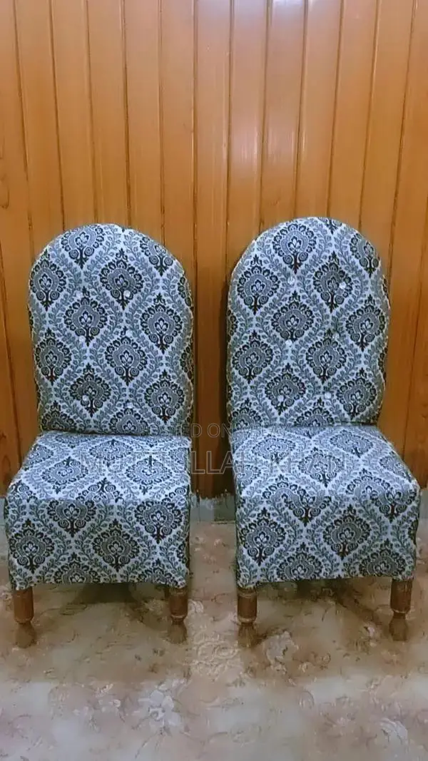 Set of 6 Chairs - Lightly Used Seating Solution