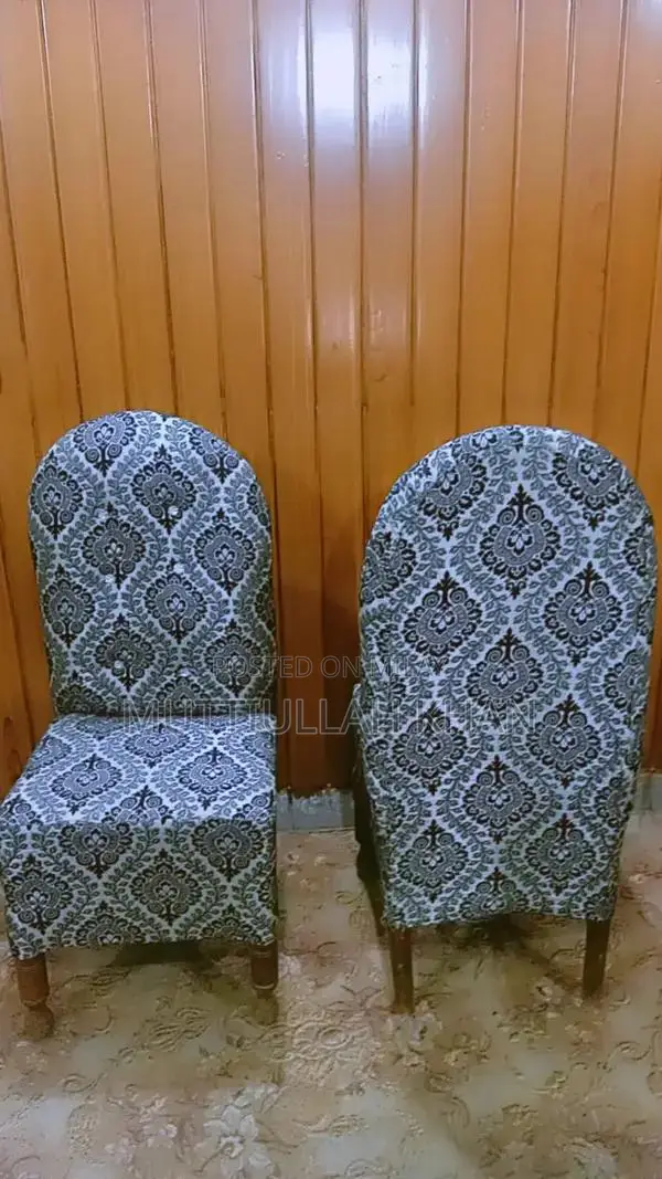 Set of 6 Chairs - Lightly Used Seating Solution