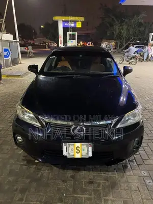 Photo - Lexus CT200H Hybrid Compact Luxury Hatchback