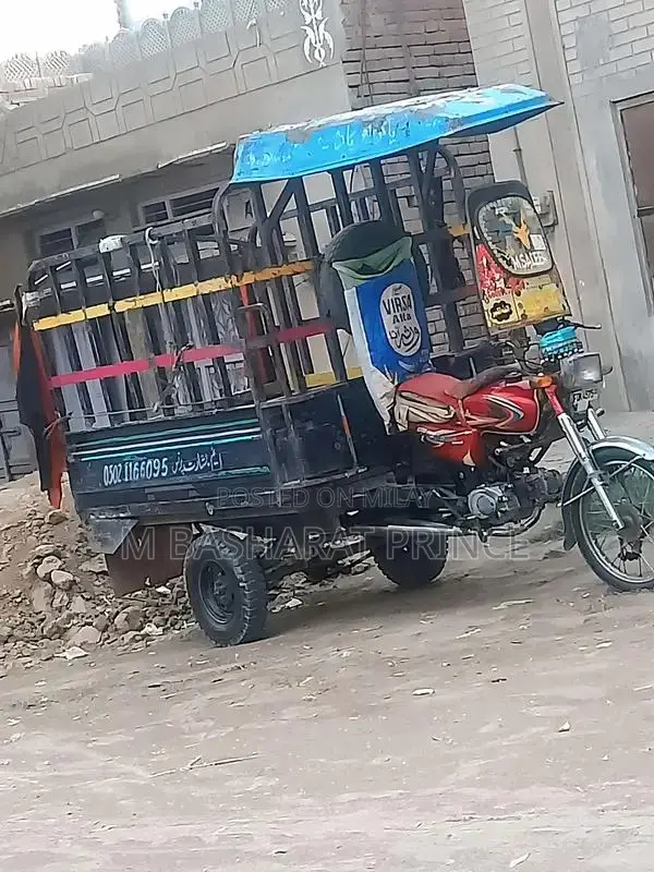 Loader Rickshaw with 385kg Capacity and Genuine Engine