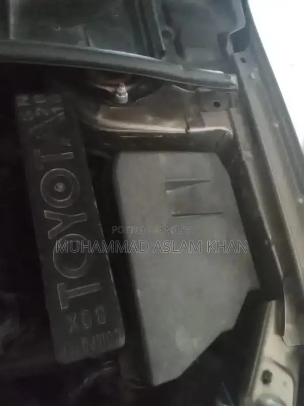 Toyota Corolla GLI Sedan - Reliable Family Car