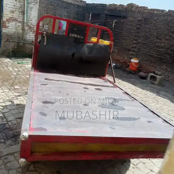 High-Speed 200cc Rickshaw Loader with Powerful Engine