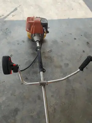 Professional Grass Cutter Machine for Lawn and Garden Maintenance