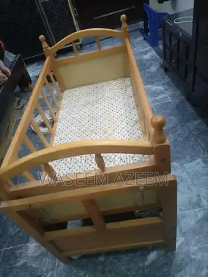 Baby Cot Excellent Condition - Gently Used Single Season