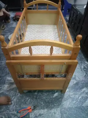 Baby Cot Excellent Condition - Gently Used Single Season