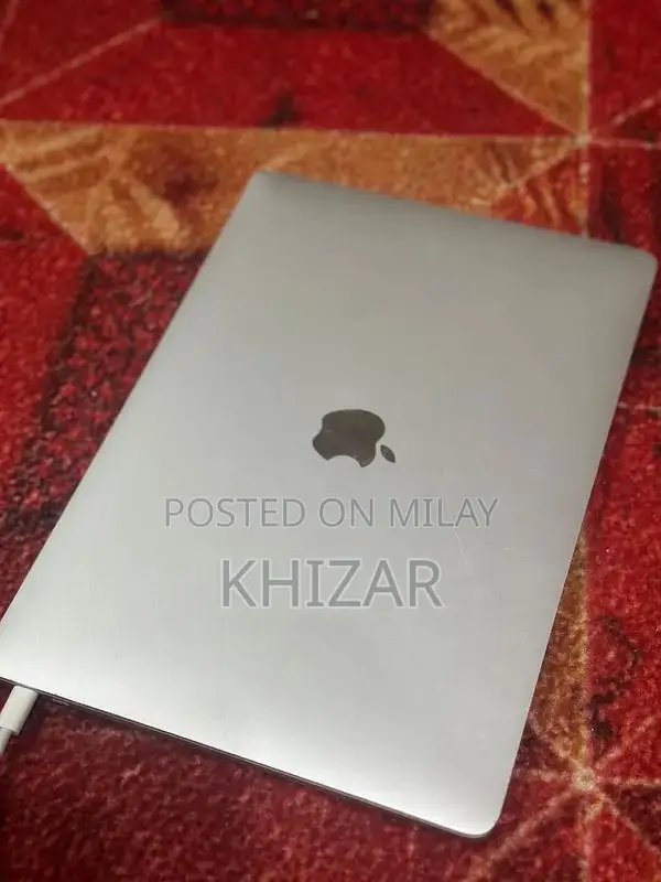 Apple MacBook Pro 2017 Mid-Range Laptop