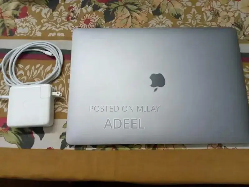 Apple MacBook Pro 2017 High-Performance Laptop