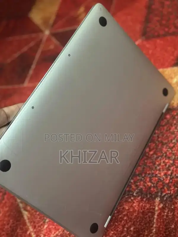 Apple MacBook Pro 2017 Mid-Range Laptop