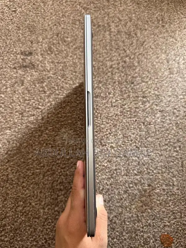 MacBook Pro 2017 Touch Bar 13.3-inch Laptop