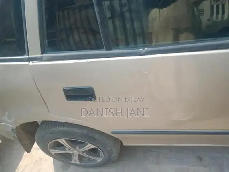 Two-Door Car with Air Conditioning and Suspension