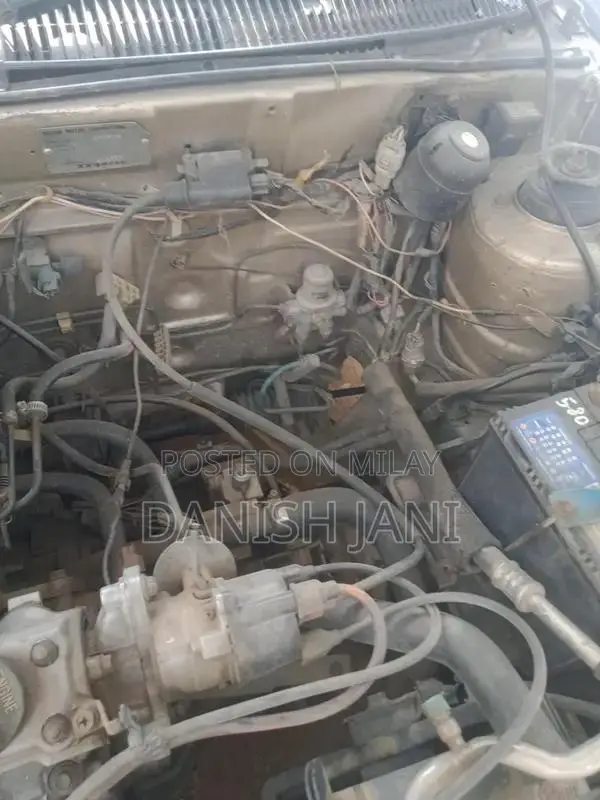 Two-Door Car with Air Conditioning and Suspension