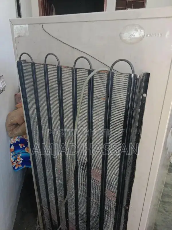 Dawlance Medium-Size Refrigerator - Reliable Home Appliance