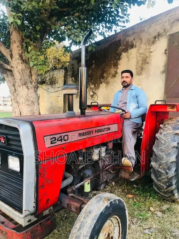 Massey 240 Vintage Tractor Engine - Classic British Agricultural Machi