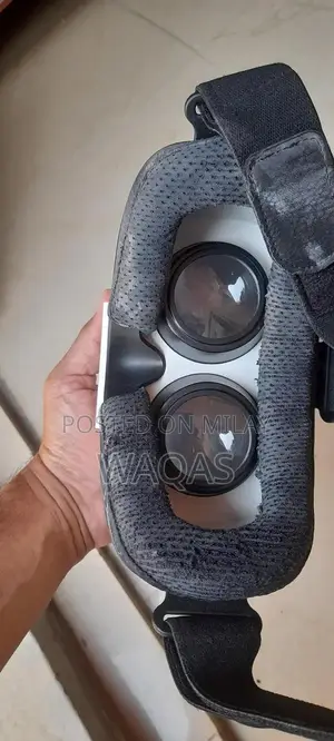 Universal Mobile VR Headset Compatible with Smartphones