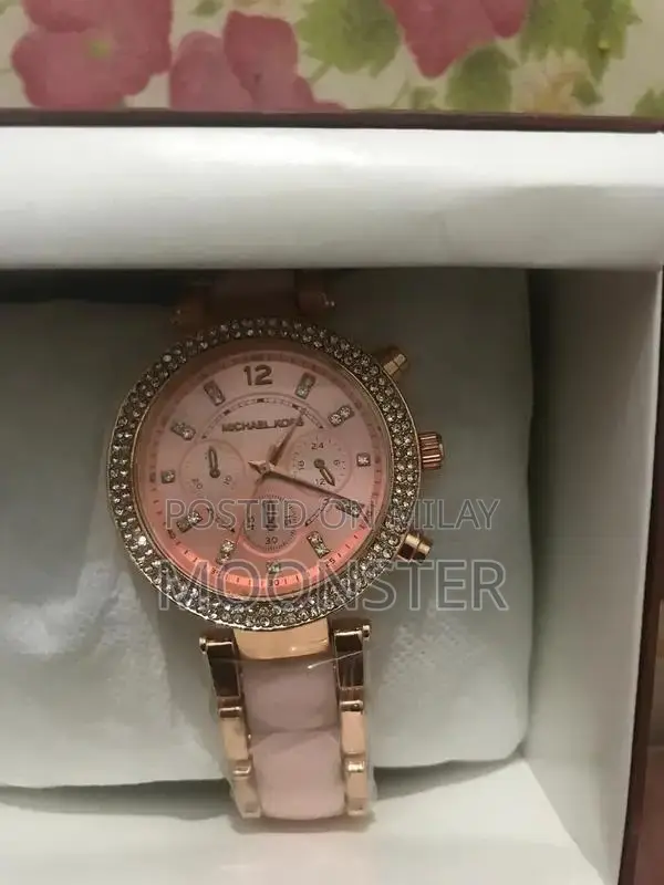 Classic Men's Wristwatches - Stylish Analog Timepieces for Everyday We