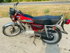 Honda CG 125 Motorcycle - Classic Commuter Bike