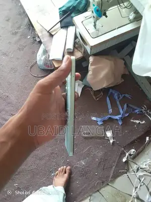 Samsung S25 Smartphone 128GB Storage Excellent Condition